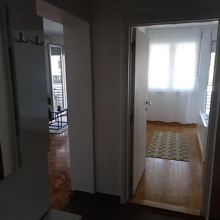 Parkside Apartment *