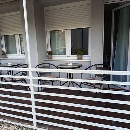 Apartment Parkside *